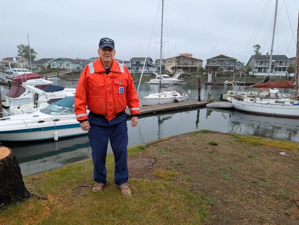 Sandy Point, Wash – Steve Bell performing Vessel Safety Checks. US Coast Guard photo by Steve Bell.